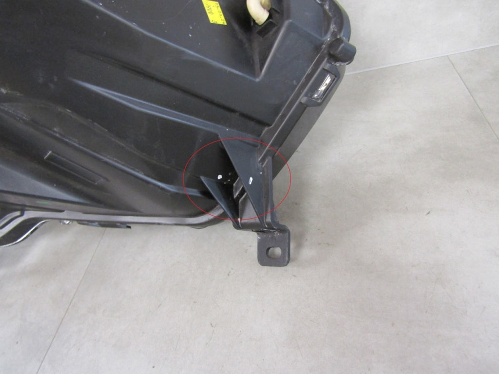 Prednji far RENAULT MASTER III LIFT halogen 19-24 LH 260607867R