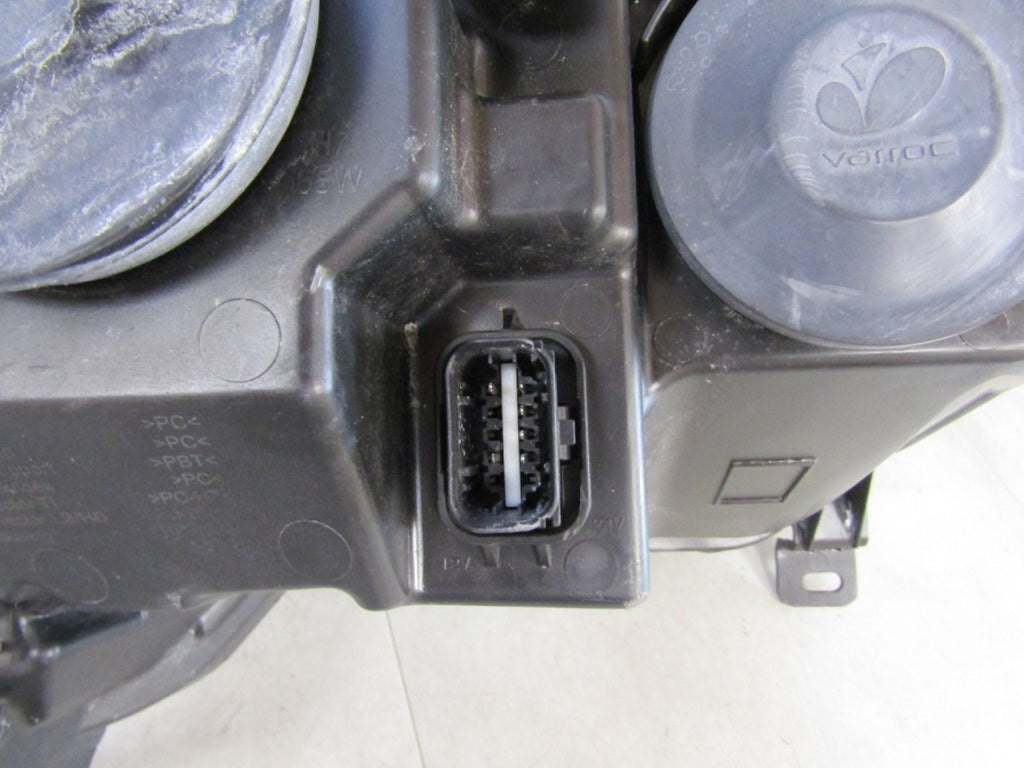 Prednji far RENAULT MASTER III LIFT halogen 19-24 LH 260607867R