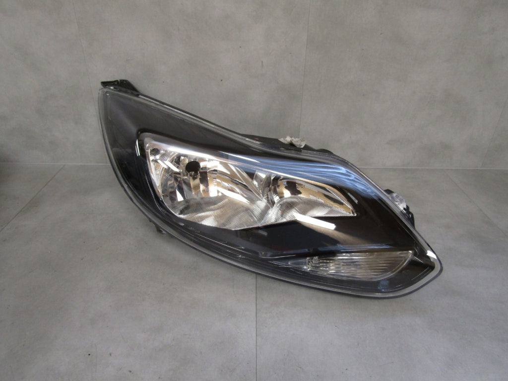 Prednji far FORD FOCUS MK3 III halogen RH desni CIEMNA 10-14