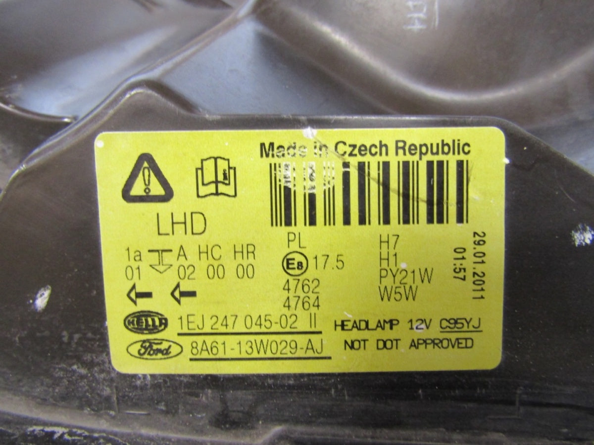 Prednji far crni FORD FIESTA MK7 halogen 08-12 RH desni 8A61-13W029-AJ