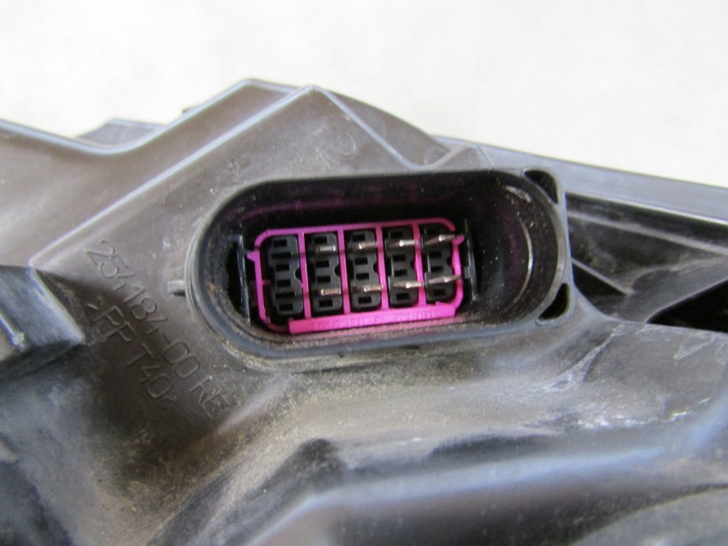 Prednji far crni FORD FIESTA MK7 halogen 08-12 RH desni 8A61-13W029-AJ