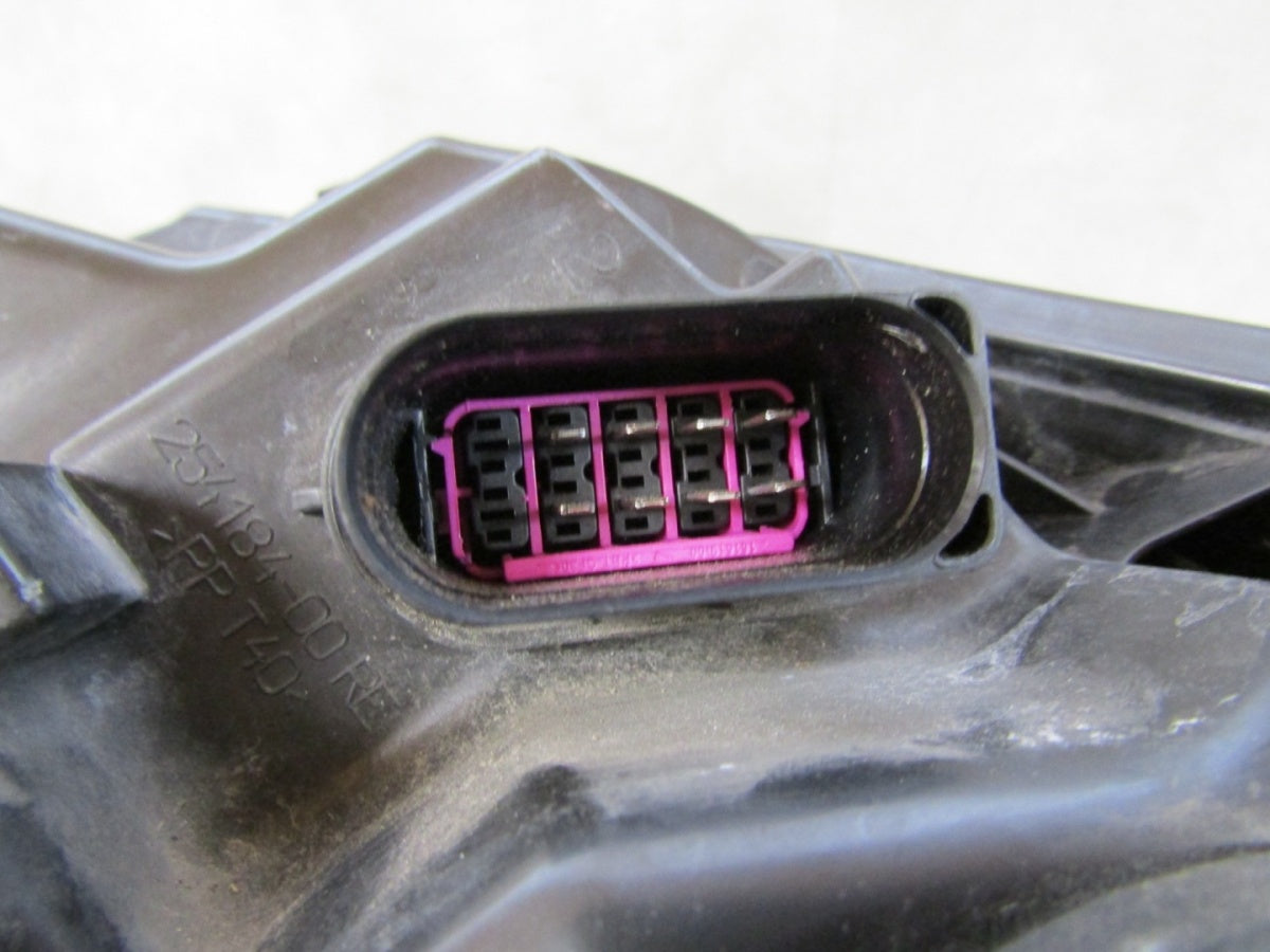 Prednji far crni FORD FIESTA MK7 halogen 08-12 RH desni 8A61-13W029-AJ