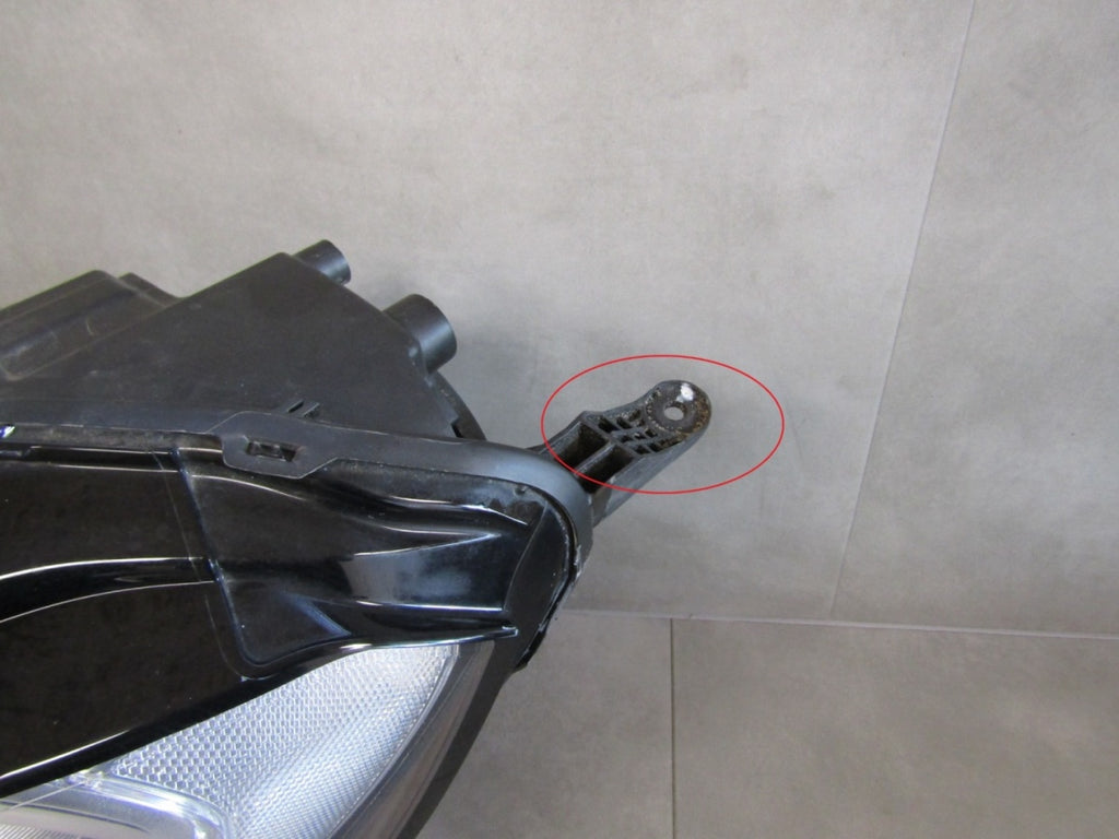 Prednji far FORD ECOSPORT 2 II LIFT halogen sa sočivom LH 17-