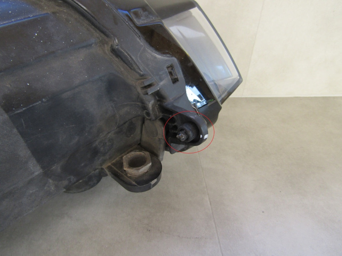 Prednji far VW SPORTSVAN LIFT halogen 18-20 LH 517941005D