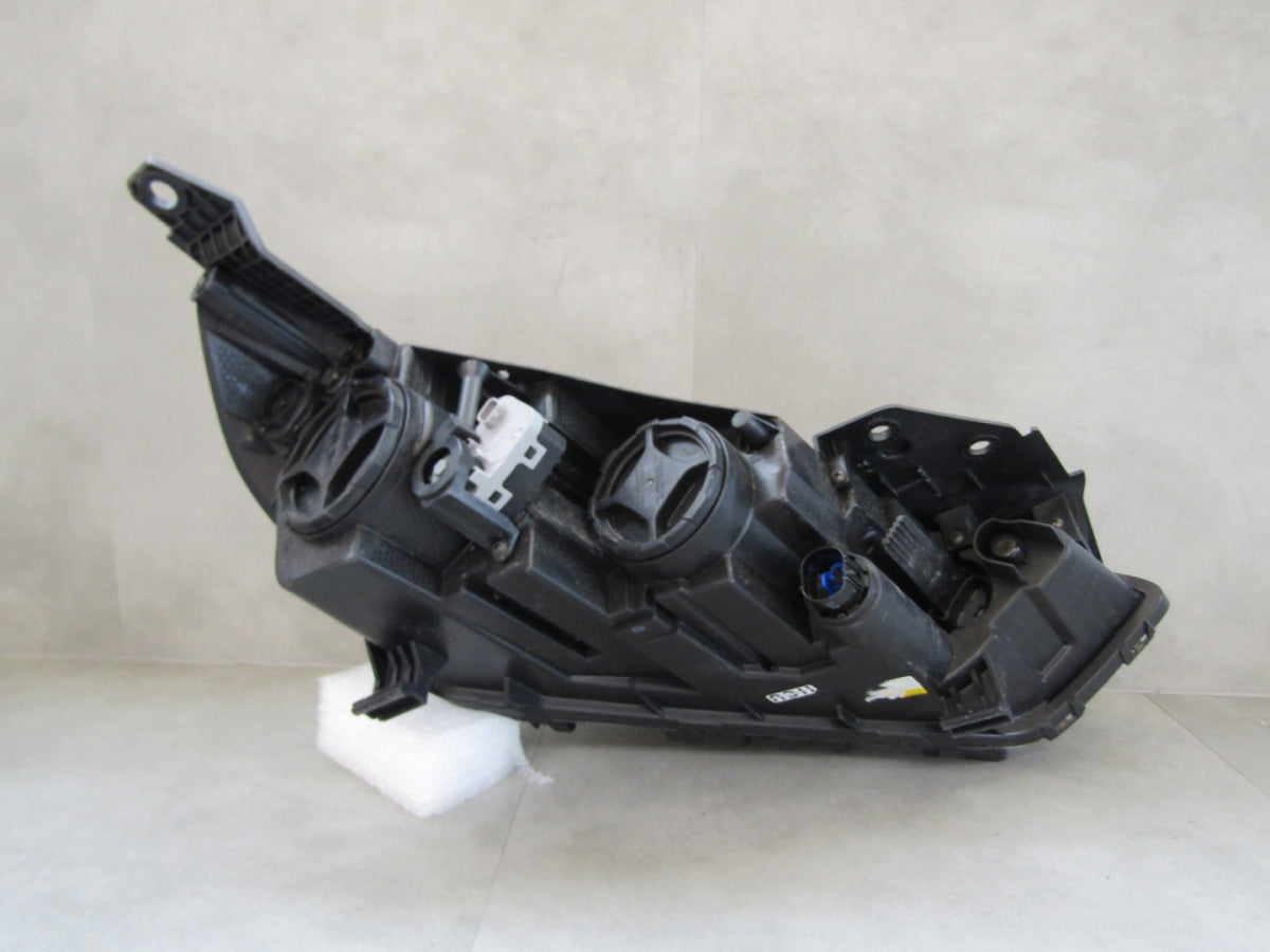 Prednji far HYUNDAI IONIQ halogen sa sočivom BRĄZOWA RAMKA LH 16-19