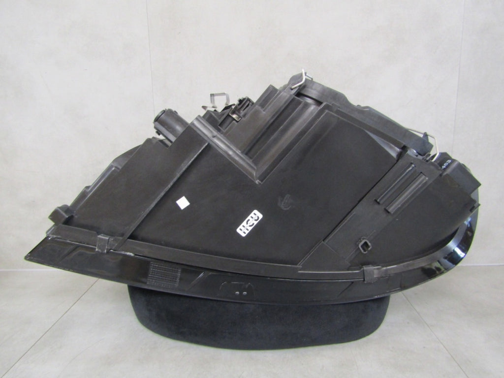 Prednji far Volvo V50 S40 xenon nezakretni RH desni 04-07 30678903