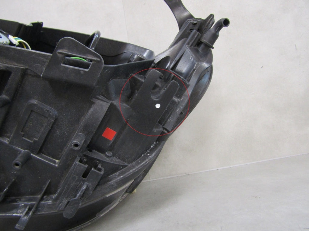 Prednji far BMW 5 E60 E61 LIFT xenon nezakretni 07-10 RH desni 7177740-08