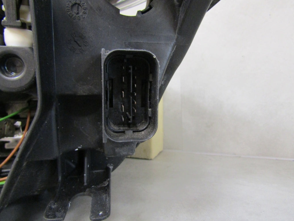 Prednji far BMW 5 E60 E61 LIFT xenon nezakretni 07-10 RH desni 7177740-08