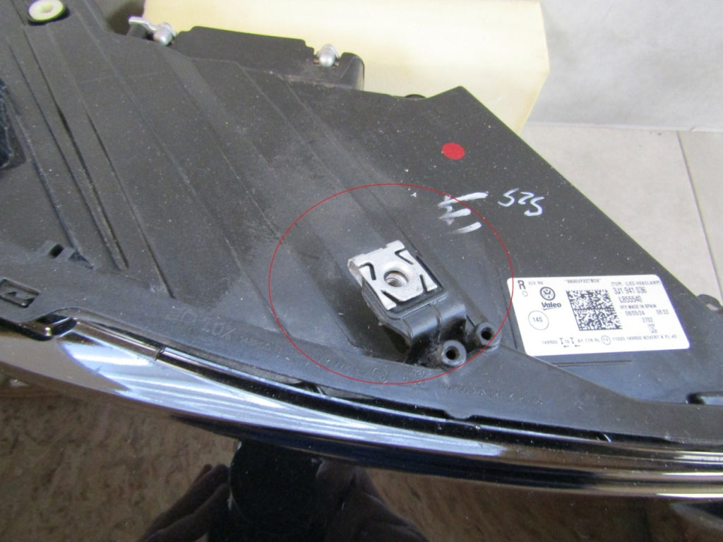 Prednji far VW PASSAT B9 FULL LED TOP IQ LIGHT 23- RH desni 3J1941036