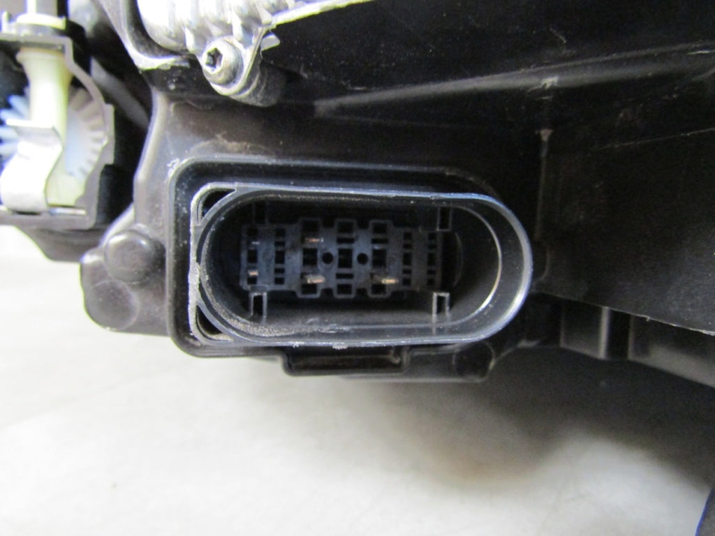 Prednji far VW PASSAT B9 FULL LED TOP IQ LIGHT 23- RH desni 3J1941036