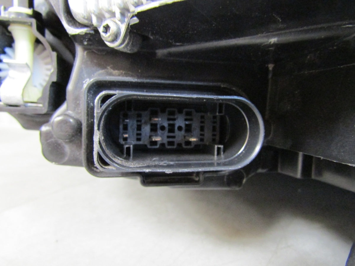 Prednji far VW PASSAT B9 FULL LED TOP IQ LIGHT 23- RH desni 3J1941036