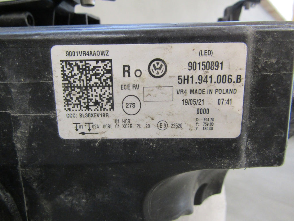 Prednji far VOLKSWAGEN VW GOLF 8 VIII LED 19-24 RH 5H1941006