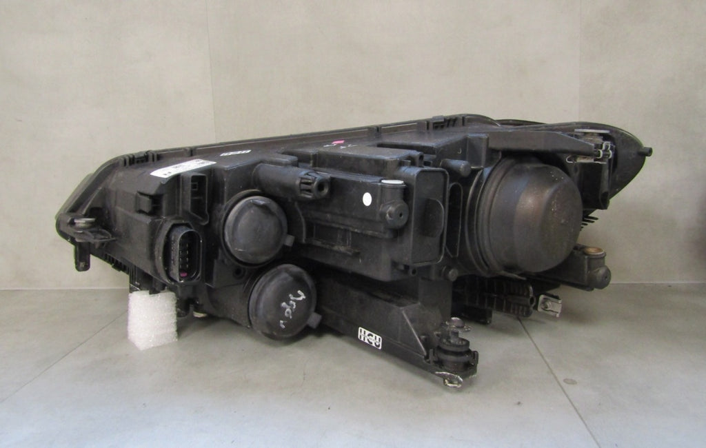 LAMPA desni VOLKSWAGEN TOURAN III 3 15- RH 5TB941006A