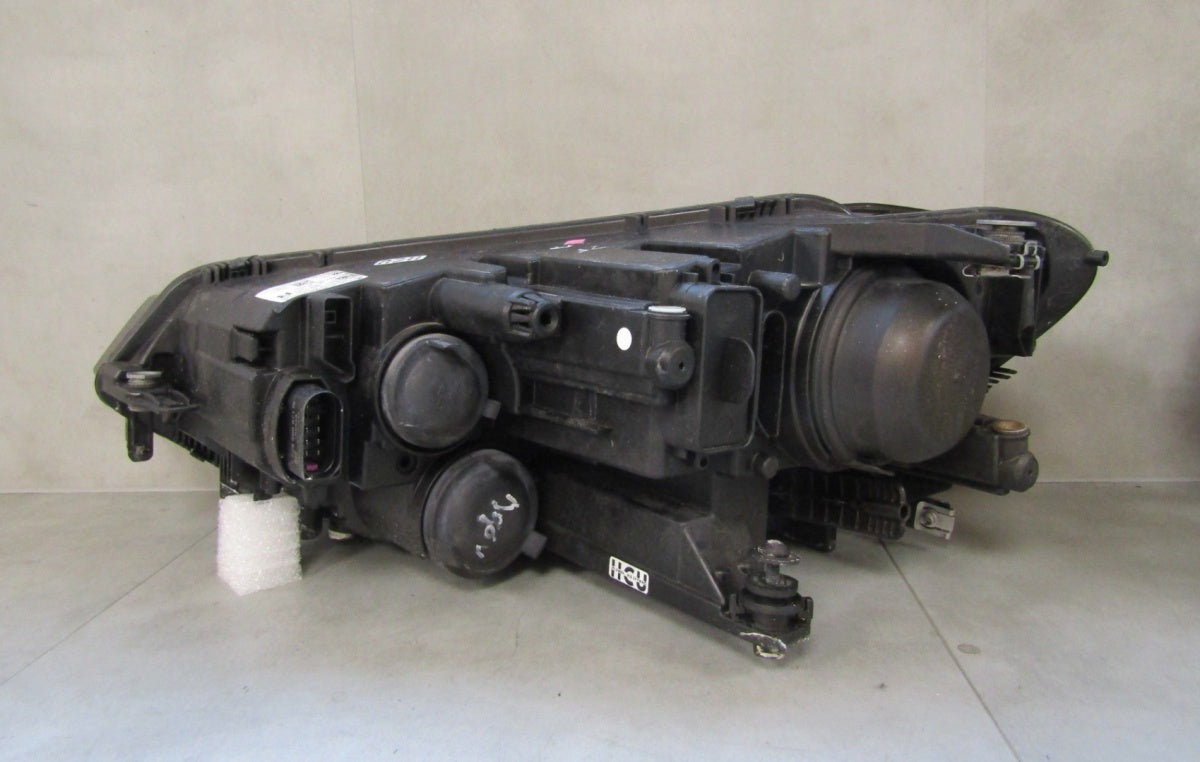 LAMPA desni VOLKSWAGEN TOURAN III 3 15- RH 5TB941006A