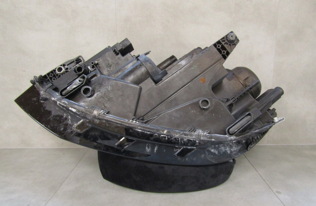 LAMPA desni VOLKSWAGEN TOURAN III 3 15- RH 5TB941006A