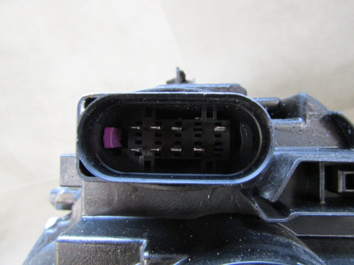 LAMPA desni VOLKSWAGEN TOURAN III 3 15- RH 5TB941006A