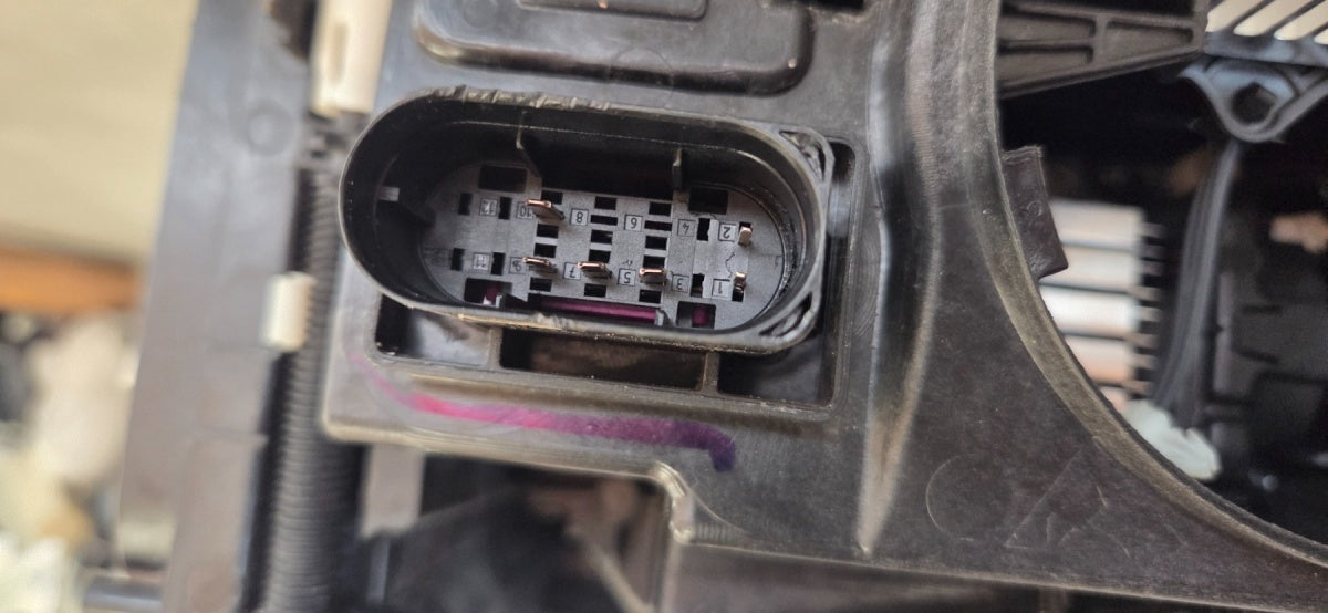 Prednji far MERCEDES GLE 167 FULL LED MULTIBEAM 19-23 RH desni A1679065608