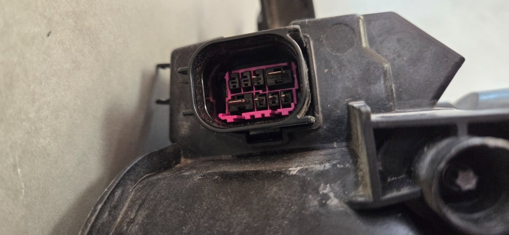 Prednji far AUDI Q7 4M0 LIFT 19-24 LASER LH KOMPLETNA 4M0941085
