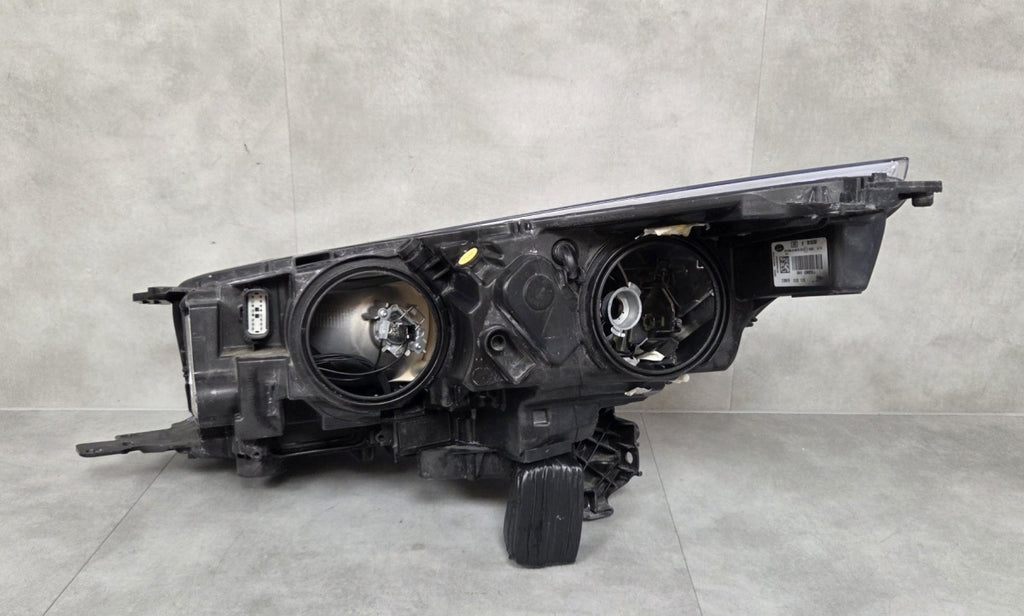 Prednji far FORD KUGA MK2 LIFT halogen sa sočivom 16-19 desni RH GV4113W029GJ