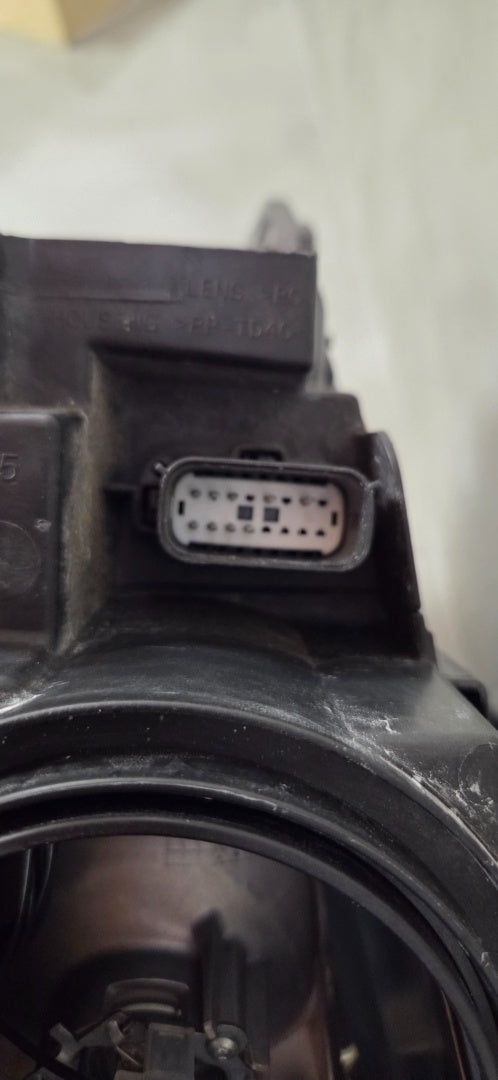 Prednji far FORD KUGA MK2 LIFT halogen sa sočivom 16-19 desni RH GV4113W029GJ