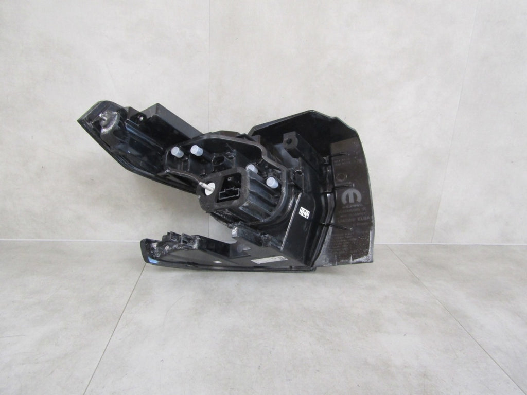 Komplet Lamp Tylnych lijevi desni Citroën C3 Aircross II 2 LED 24- 9848441280 9848440980
