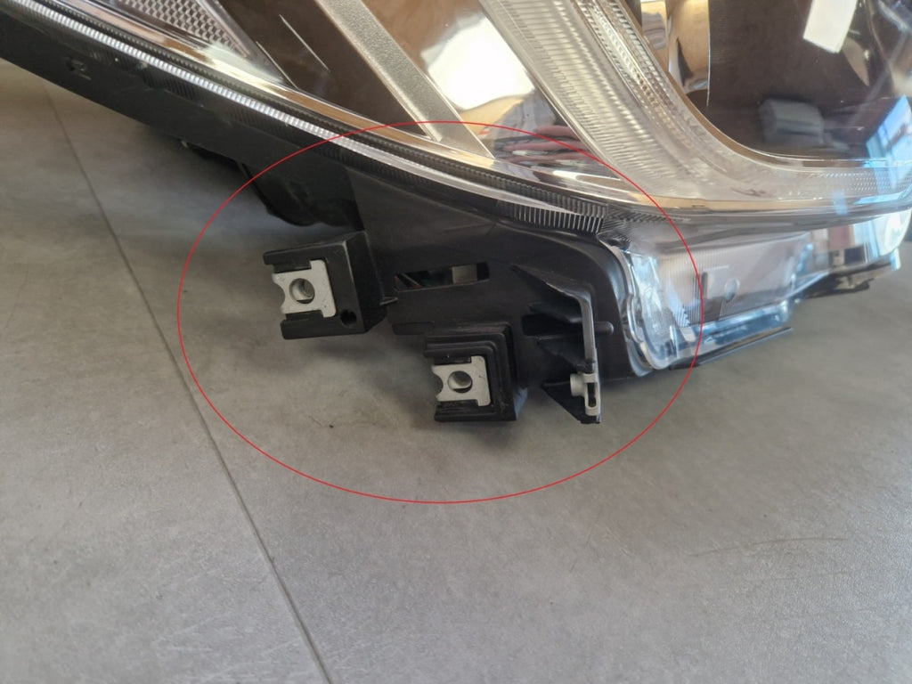 Prednji far SUBARU OUTBACK V LEGACY VI LED RH desni 14-19