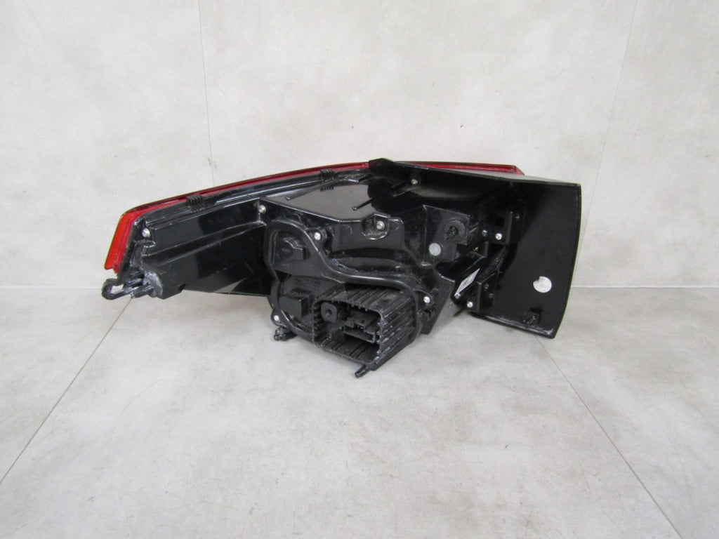 Stop svjetlo OPEL FRONTERA halogen 24- RH desni 9847645180