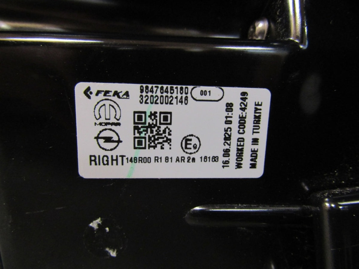 Stop svjetlo OPEL FRONTERA halogen 24- RH desni 9847645180