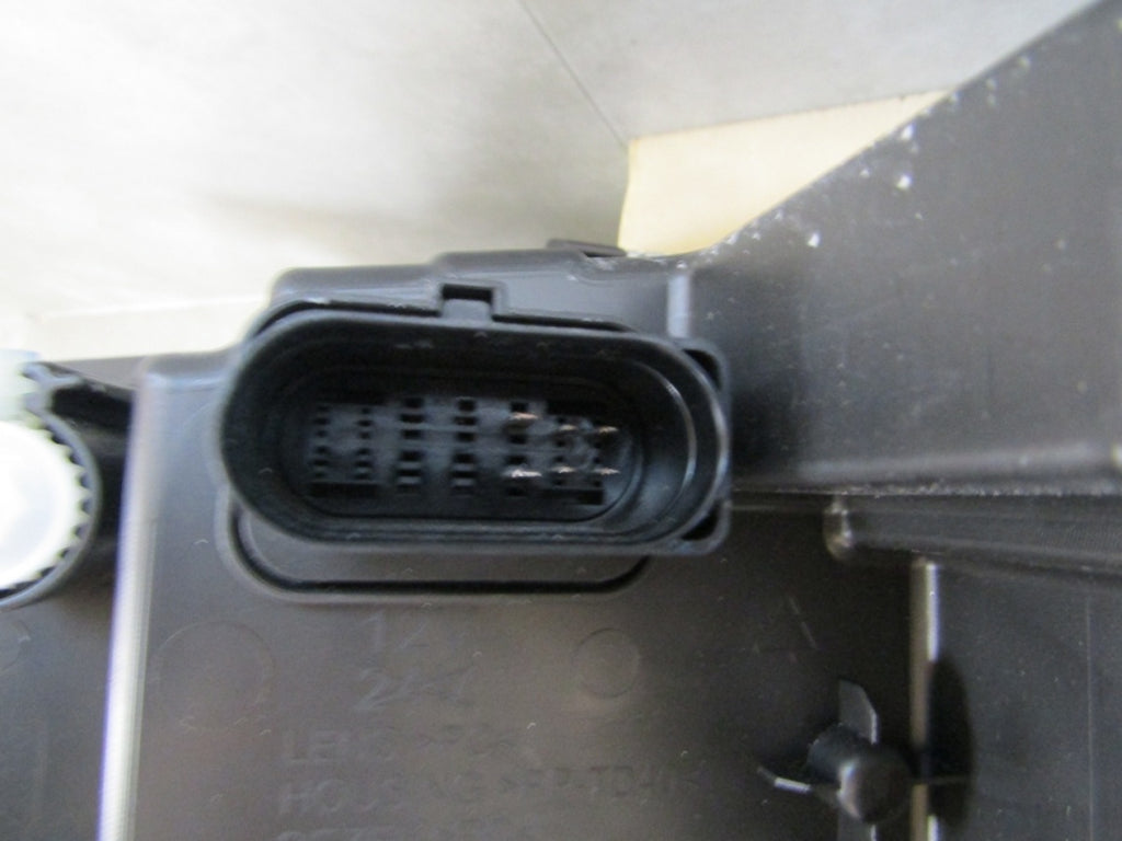 Prednji far Voyah Free FULL LED 21- RH desni 3711BAA