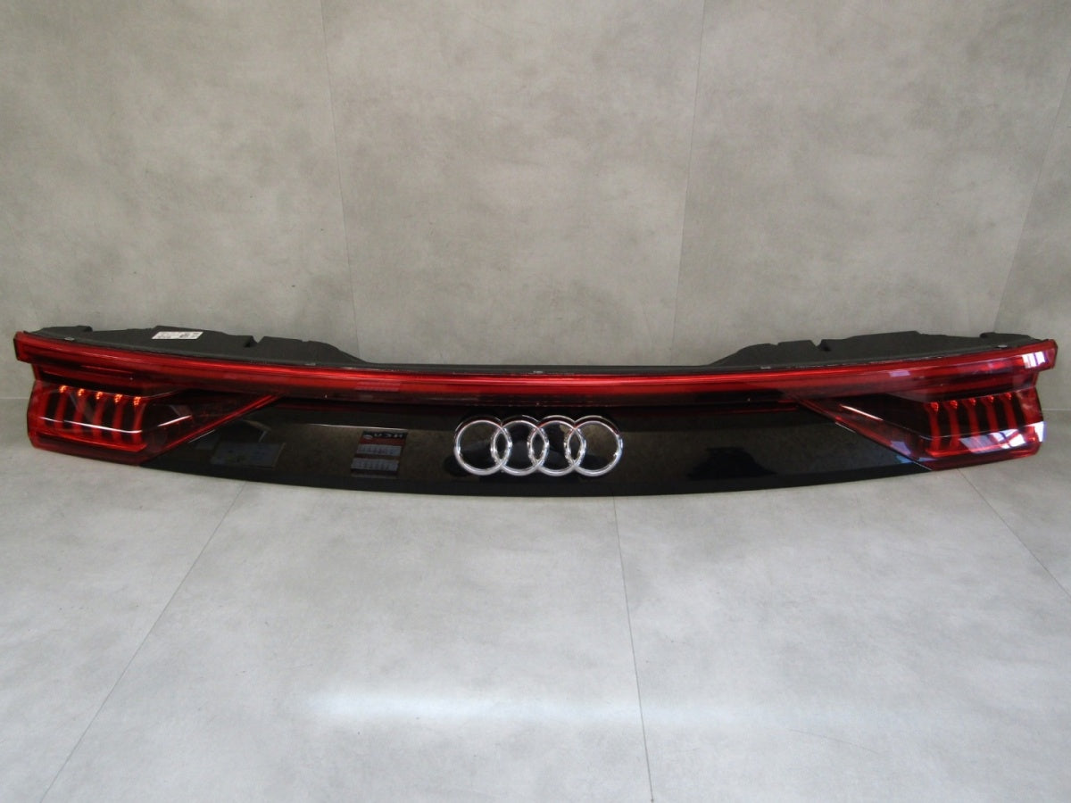 Stop svjetlo NA BLENDA AUDI Q8 SQ8 LED MATRIX 4M8945095P 18-