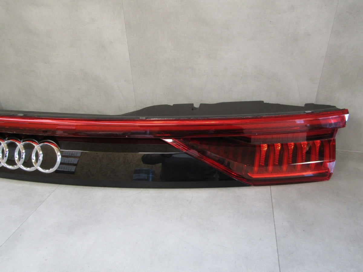 Stop svjetlo NA BLENDA AUDI Q8 SQ8 LED MATRIX 4M8945095P 18-