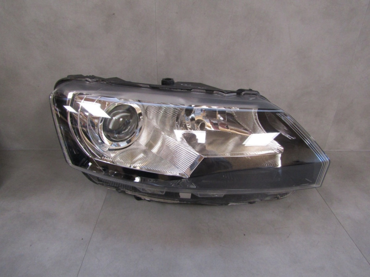Prednji far SKODA RAPID xenon desni RH 12-16 5JB9411016A