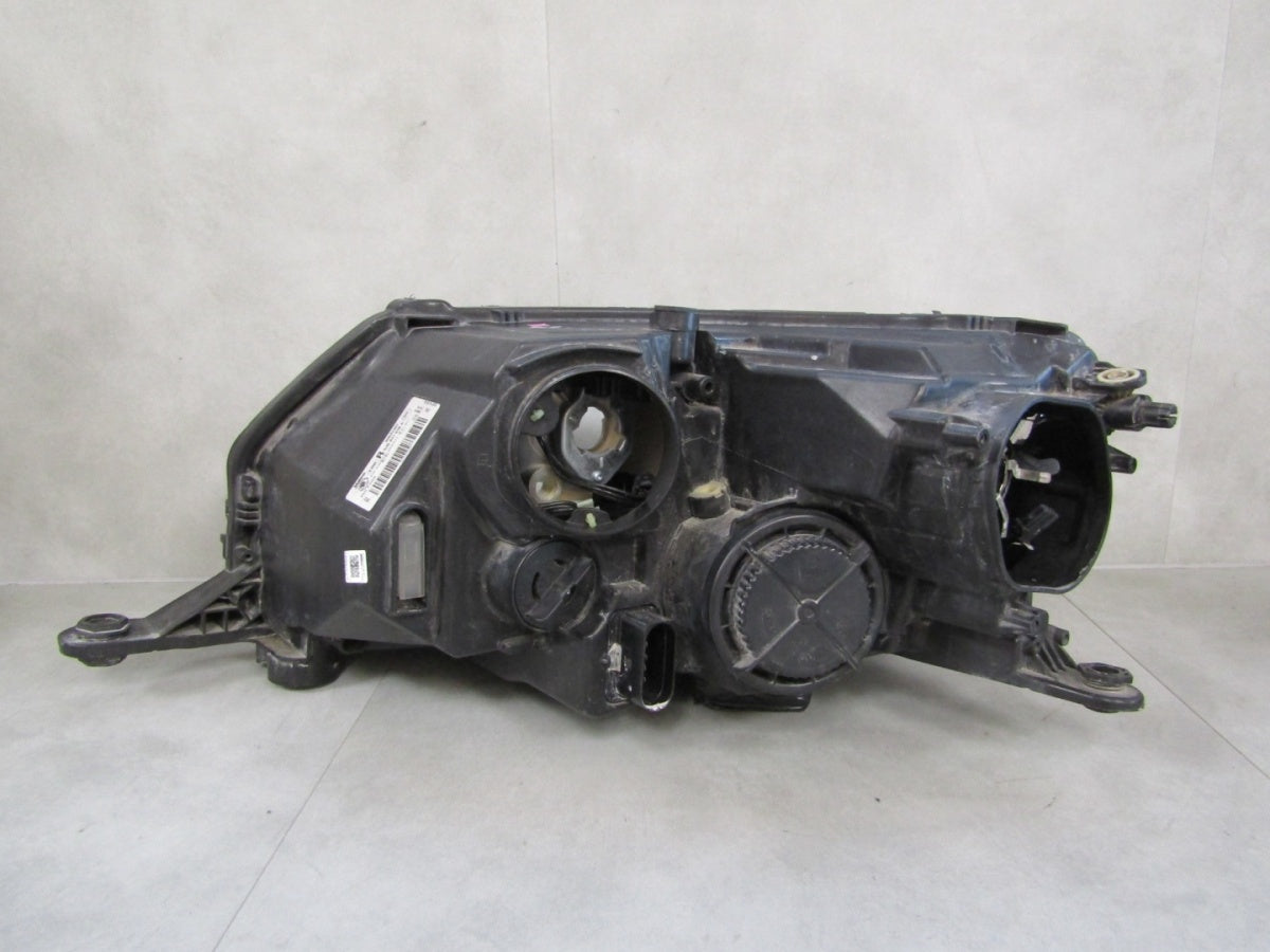 Prednji far SKODA RAPID xenon desni RH 12-16 5JB9411016A