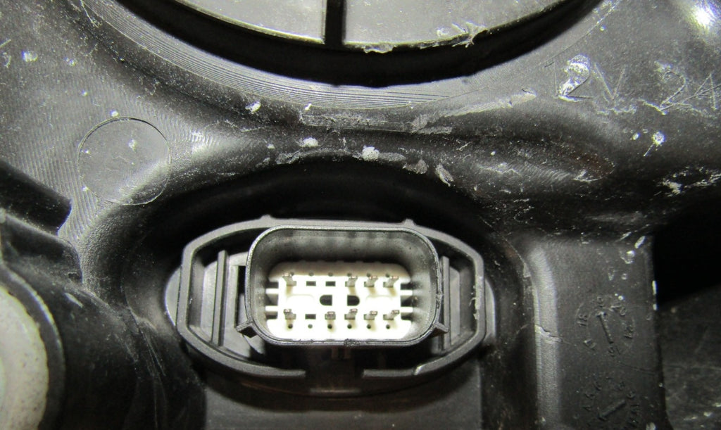 Prednji far FORD FOCUS MK4 IV halogen CIEMNA 18-21 RH JX7B-13W029-CE