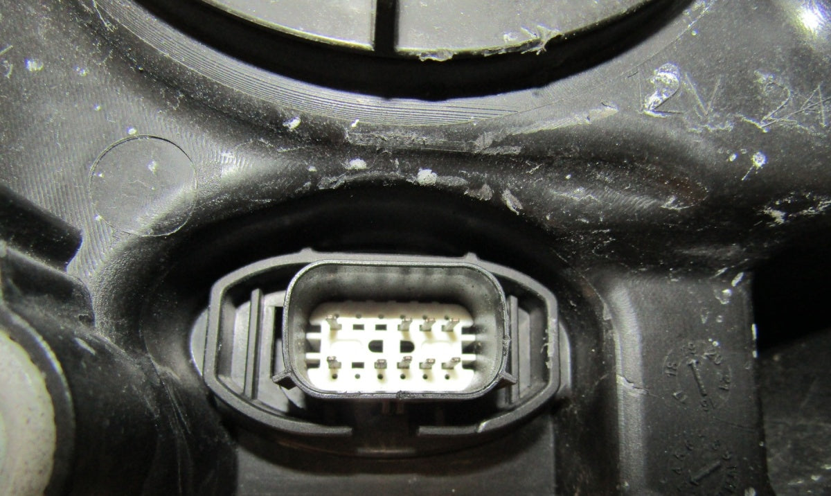 Prednji far FORD FOCUS MK4 IV halogen CIEMNA 18-21 RH JX7B-13W029-CE