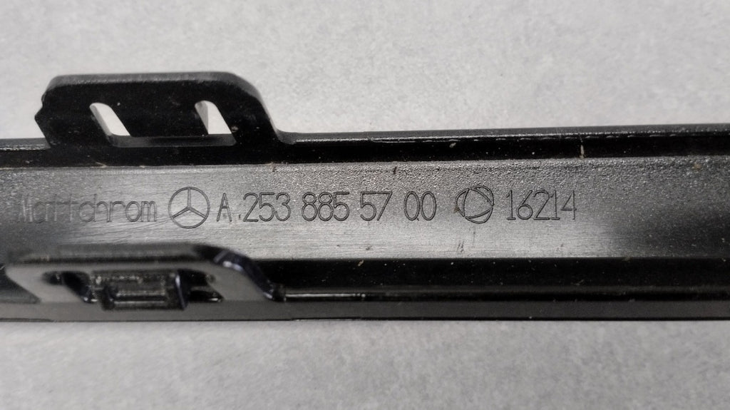 lajsna hrom ZDERZAKA zadnji MERCEDES GLC X253 AMG LINE 15-20 OEM A2538851000