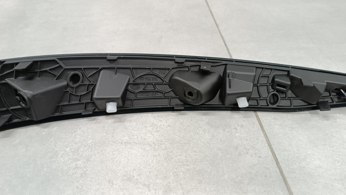 lajsna svjetla desni RH prednji NISSAN QASHQAI III J12 LIFT 24-