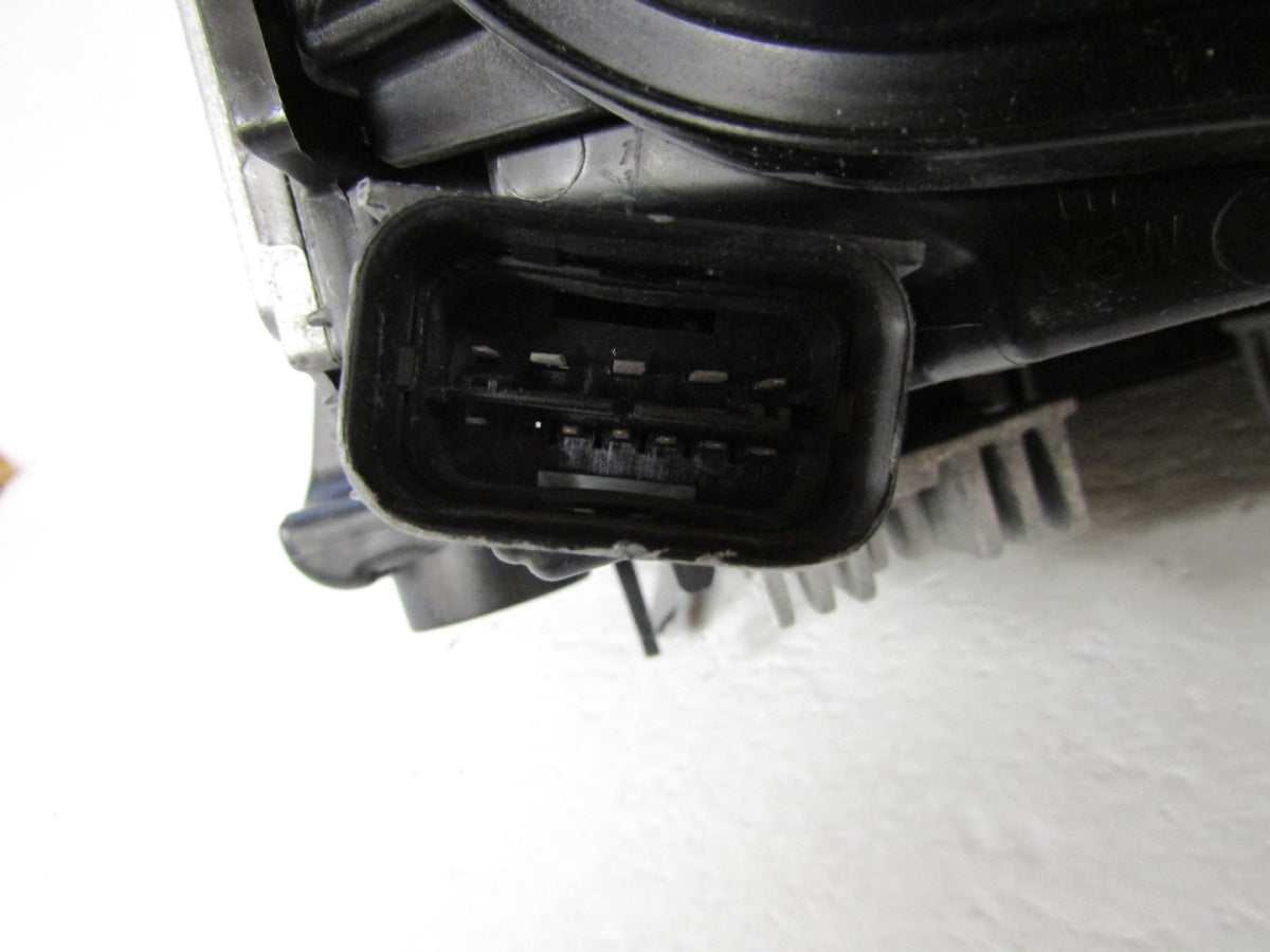 Prednji far BMW X1 E84 Lift xenon 12-15 RH