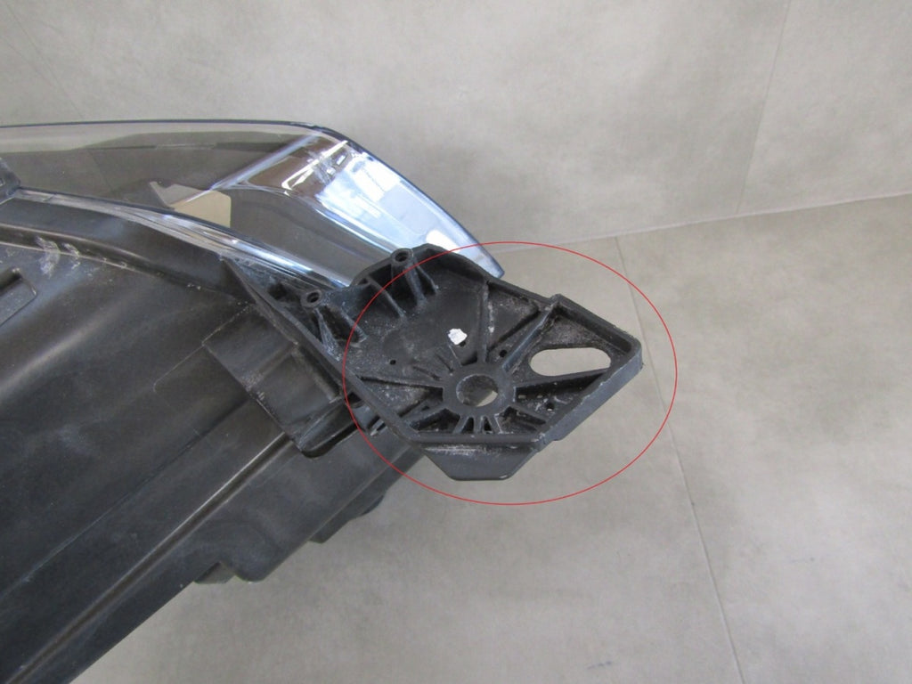 Prednji far TOYOTA PROACE CITY halogen LH 19- 9835780680