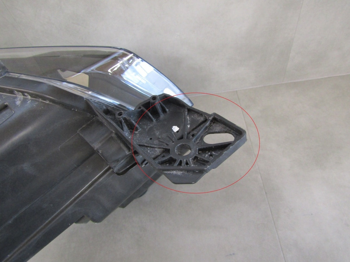 Prednji far TOYOTA PROACE CITY halogen LH 19- 9835780680