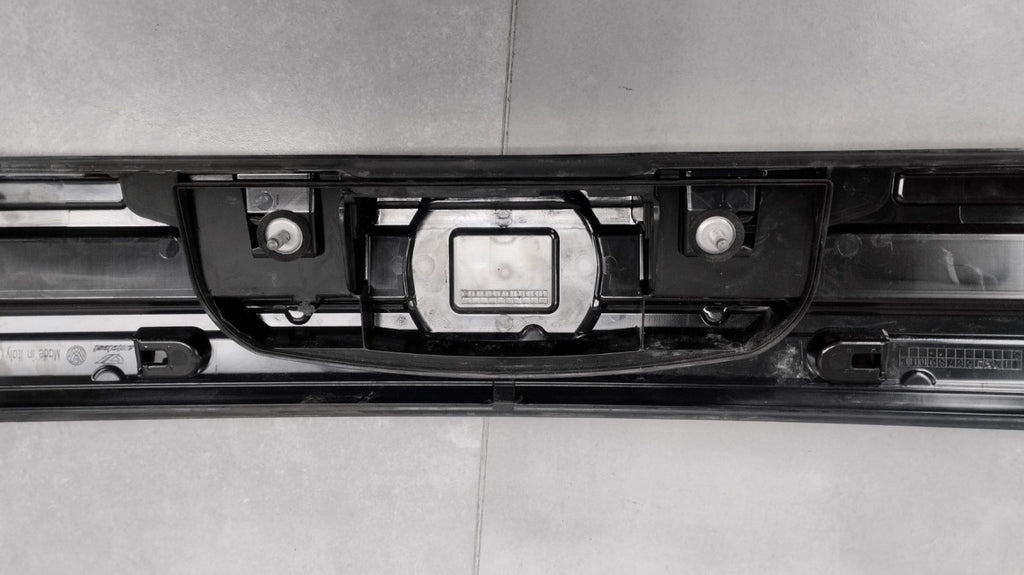 BLENDA zadnji LAMPA KLAPY VW T-CROSS 2GM 2GM827577