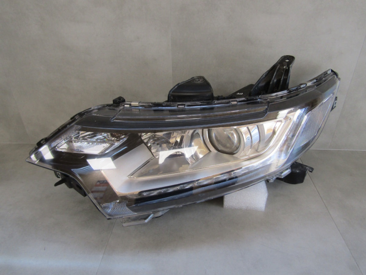 Prednji far Mitsubishi Outlander 3 III halogen sa sočivom 18-22 LH 8301C8 53