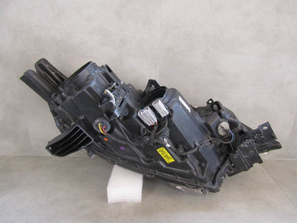 Prednji far Mitsubishi Outlander 3 III halogen sa sočivom 18-22 LH 8301C8 53