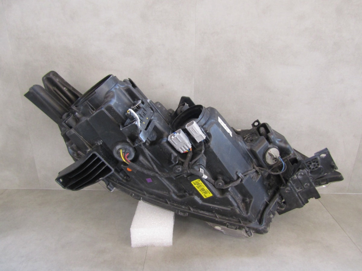 Prednji far Mitsubishi Outlander 3 III halogen sa sočivom 18-22 LH 8301C8 53