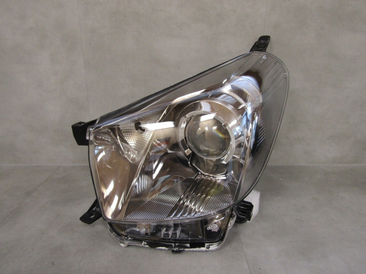 Prednji far Aston Martin Cygnet 11-13 halogen sa sočivom LH lijevi KOITO 74-1