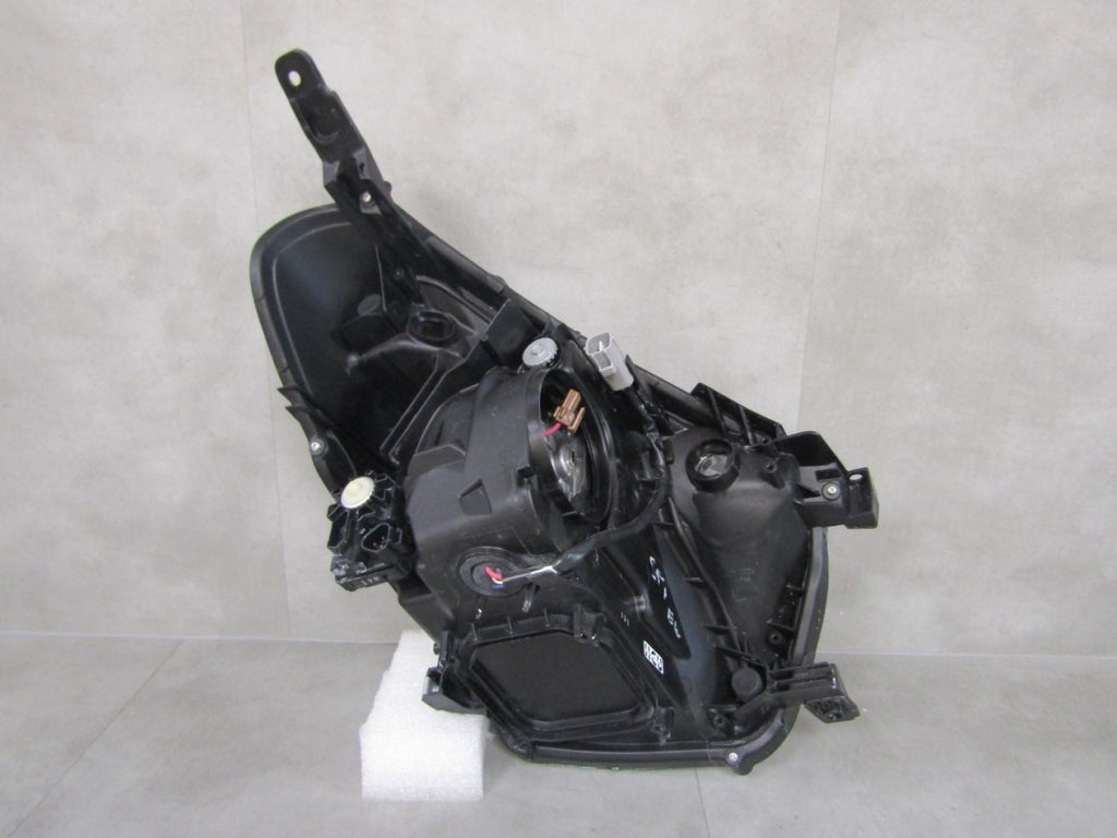 Prednji far Aston Martin Cygnet 11-13 halogen sa sočivom LH lijevi KOITO 74-1