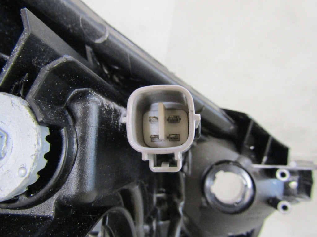 Prednji far Aston Martin Cygnet 11-13 halogen sa sočivom LH lijevi KOITO 74-1