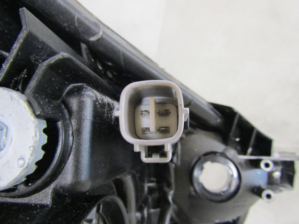 Prednji far Aston Martin Cygnet 11-13 halogen sa sočivom LH lijevi KOITO 74-1