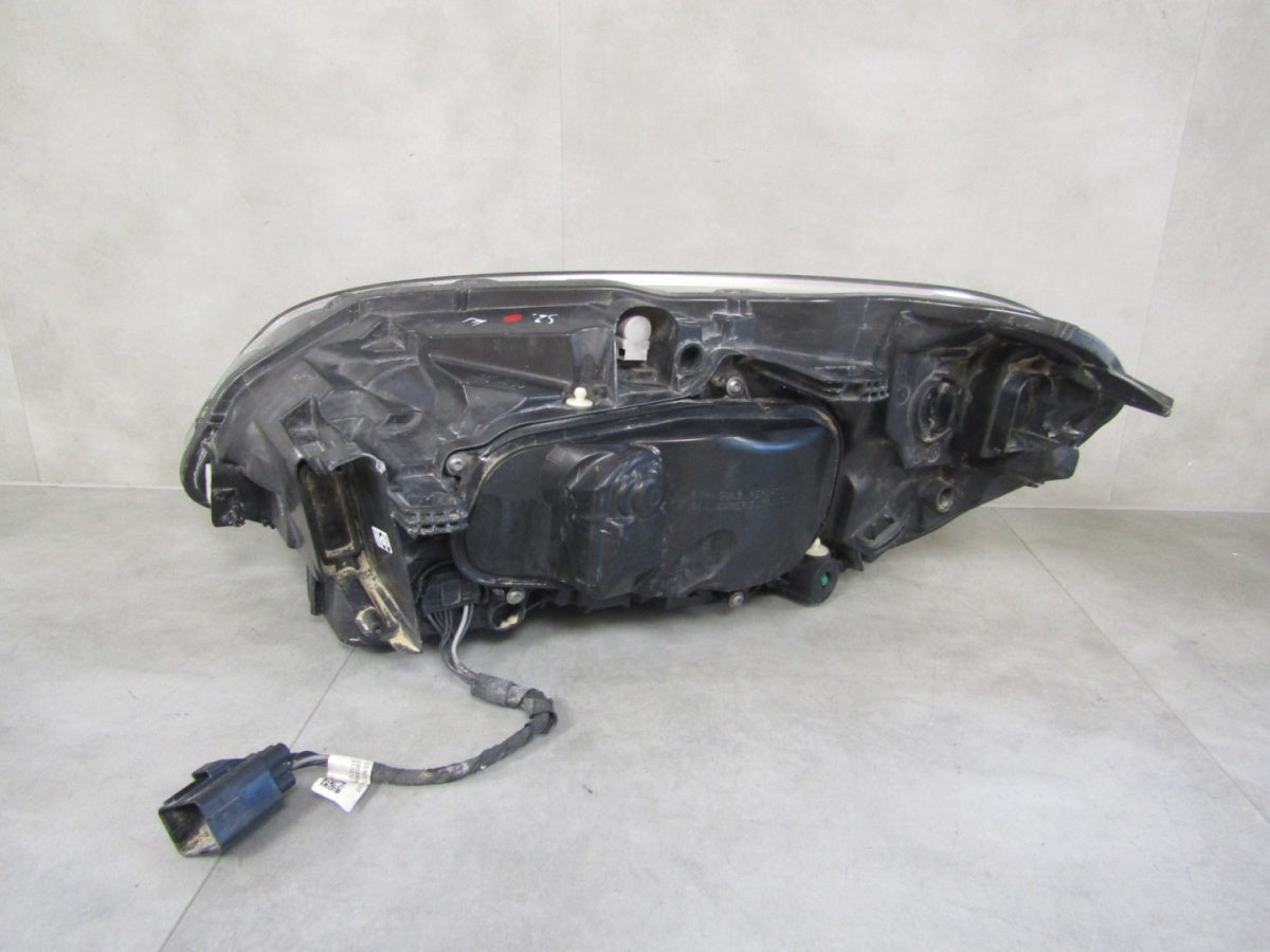 Prednji far Volvo XC60 1 I LIFT halogen 13-17 RH desni