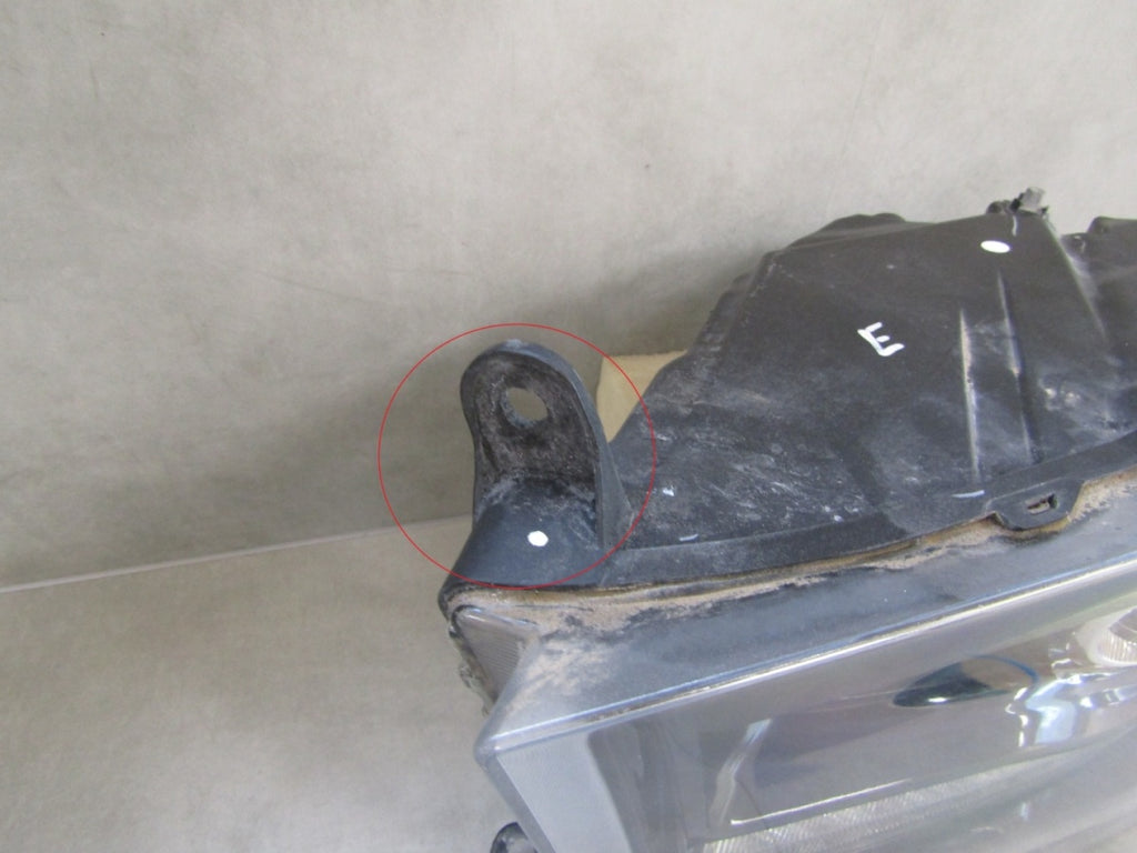 Prednji far DODGE RAME 1500 REBEL BLACK halogen sa sočivom 13- LH